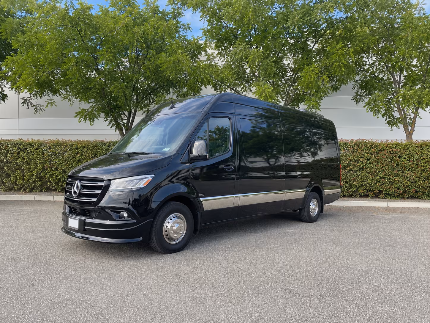 Jacksonville Airport Shuttle & Transportation party bus exterior