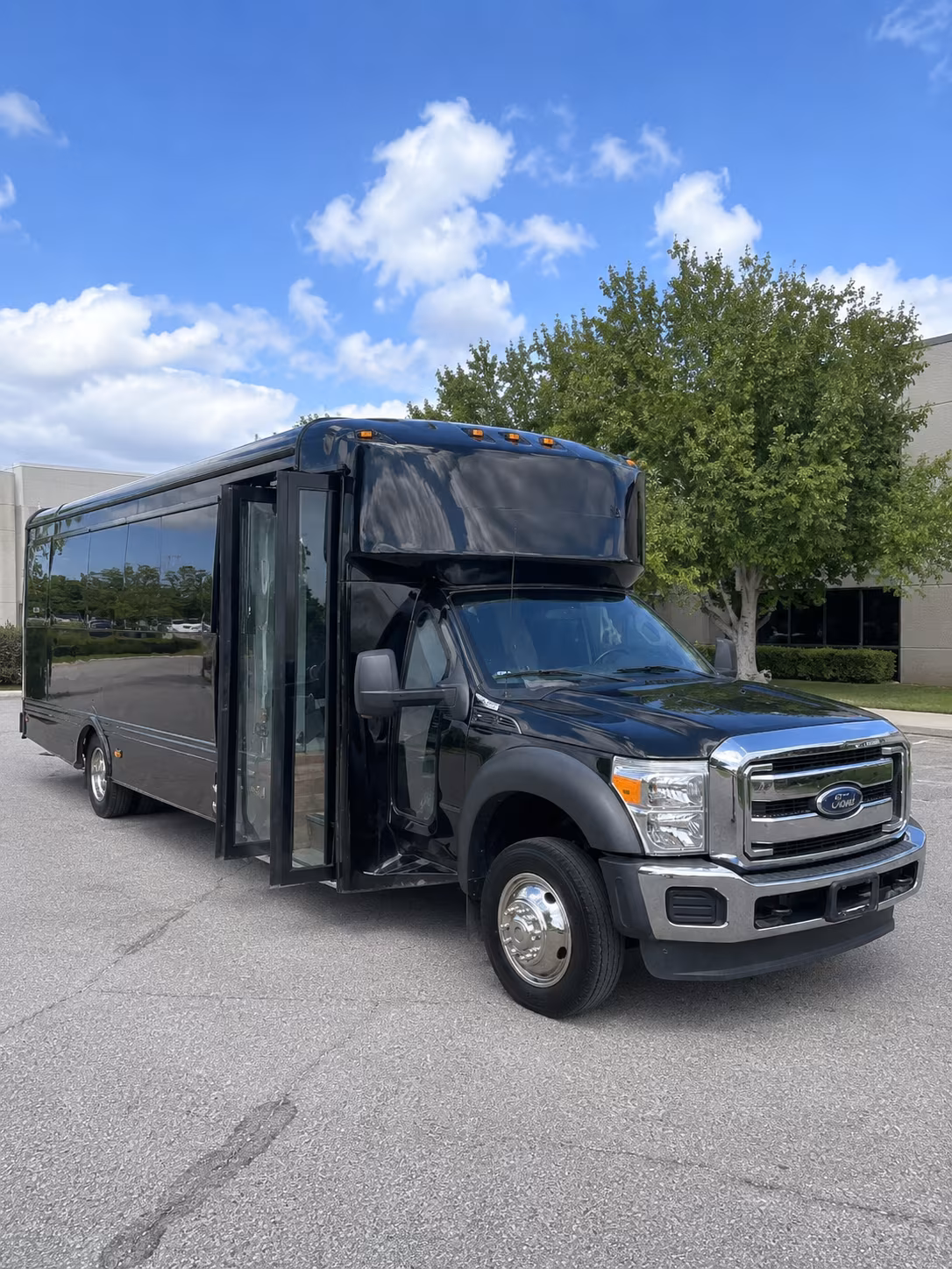 Jacksonville Birthday, Sweet 16, & Quinceañera Transportation party bus exterior