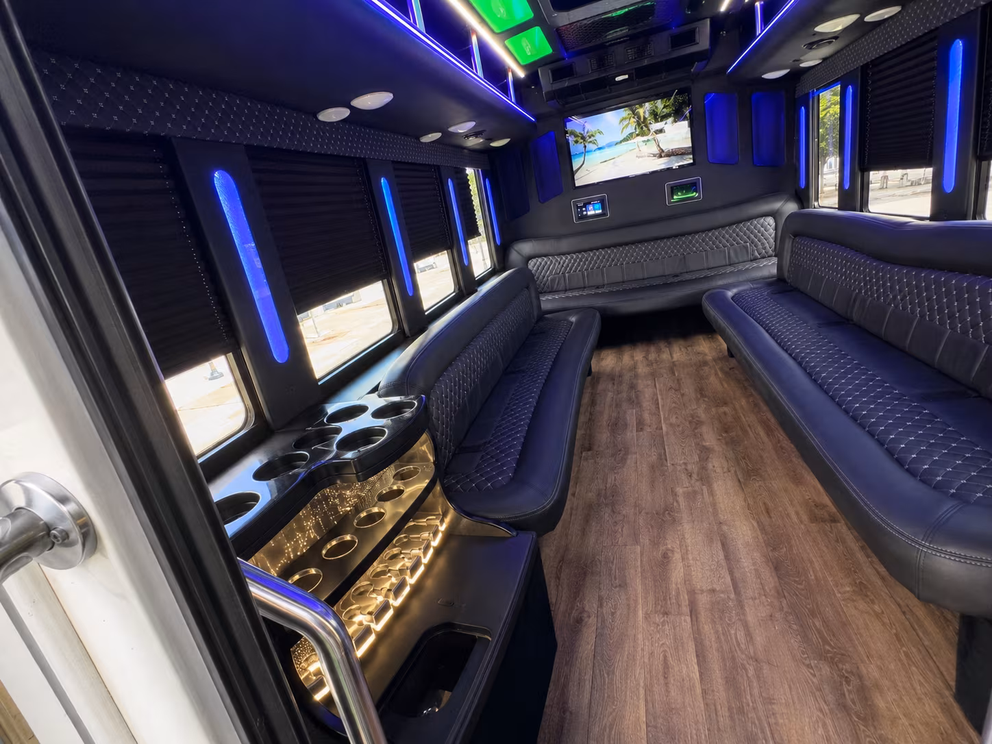 Jacksonville Birthday, Sweet 16, & Quinceañera Transportation group transportation